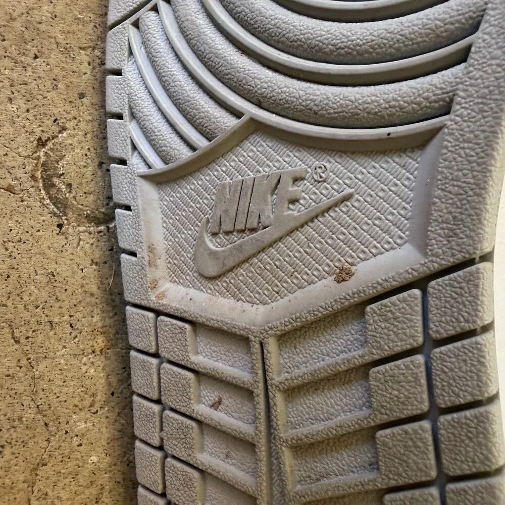 Air Jordan 1 Low Light Smoke Grey Size 11.5 - Picture 5 of 8